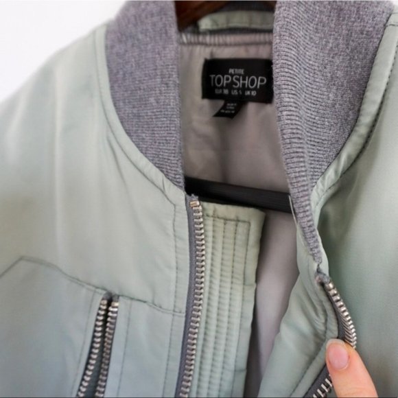 Cropped Puffer Bomber - Picture 5 of 8